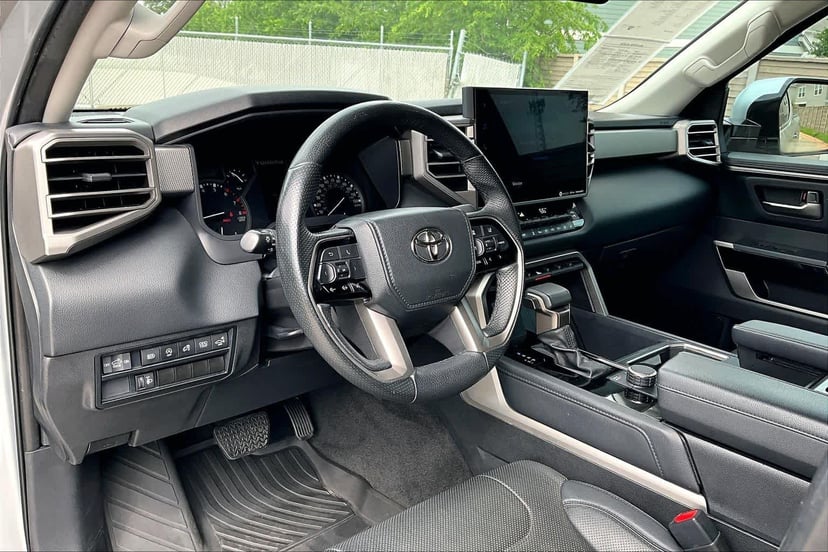 2022 Toyota Tundra - Image 17