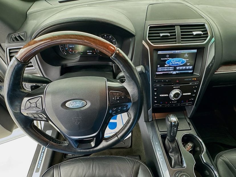 2016 Ford Explorer - Image 12