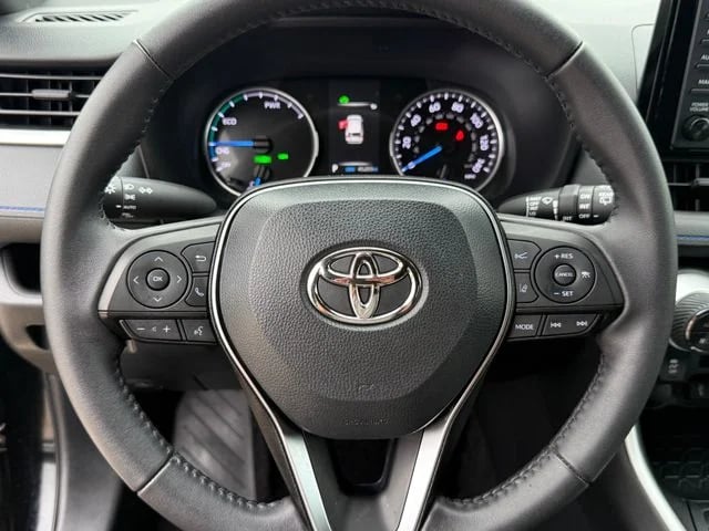 2022 Toyota RAV4 Hybrid - Image 15