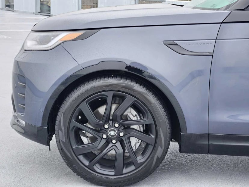2025 Land Rover Discovery - Image 9