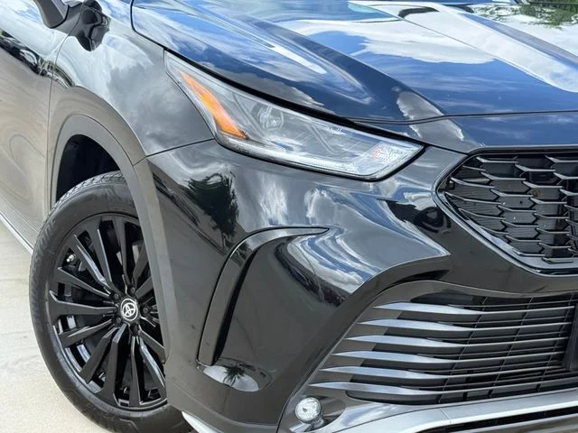 2023 Toyota Highlander - Image 3