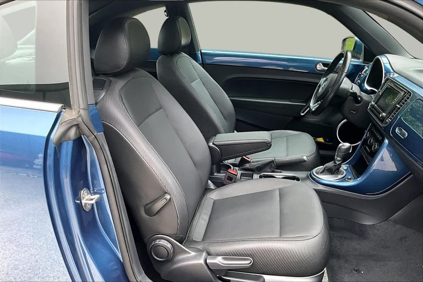 2018 Volkswagen Beetle - Image 9