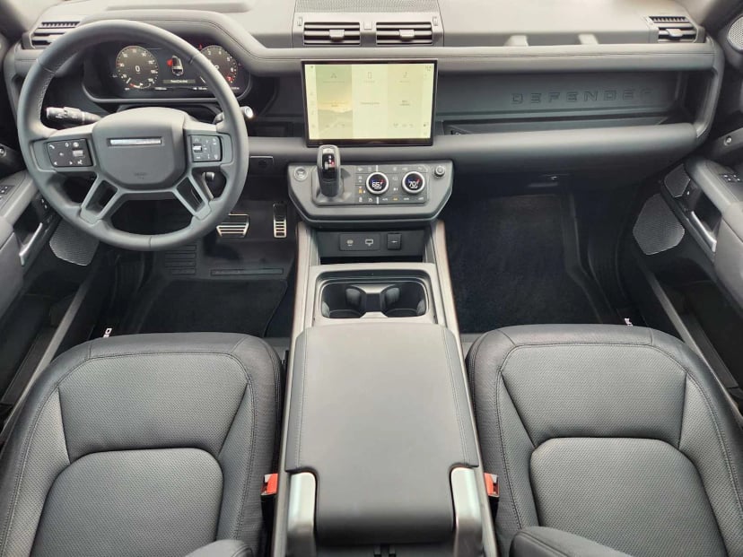 2024 Land Rover Defender - Image 26