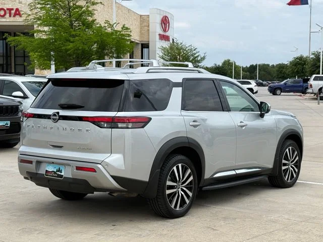 2023 Nissan Pathfinder - Image 5