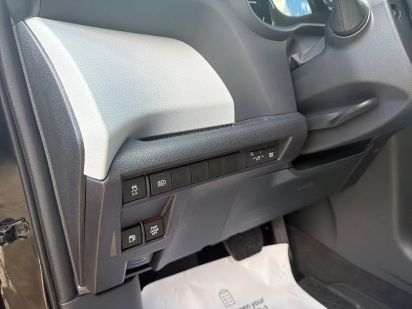 2026 Toyota Sienna - Image 16