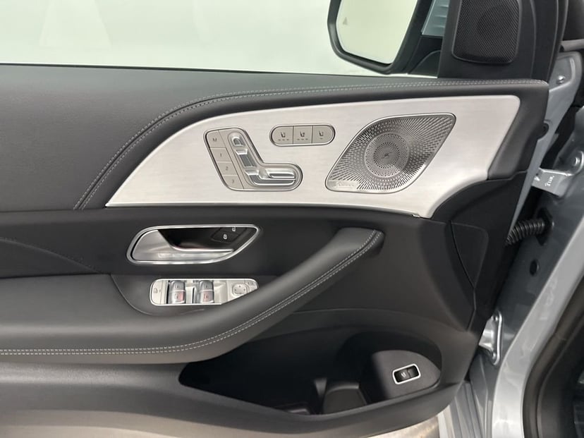 2026 Mercedes-Benz GLE - Image 10