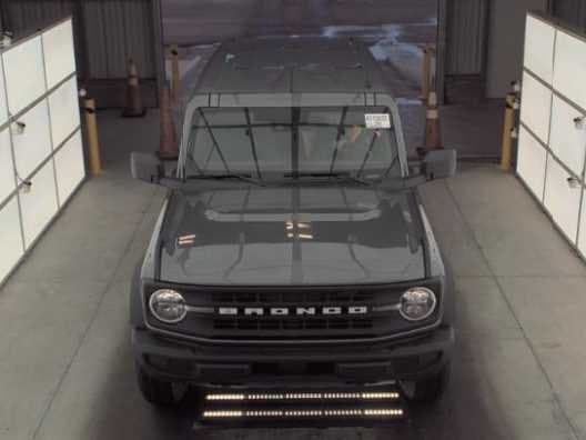 2025 Ford Bronco - Image 4