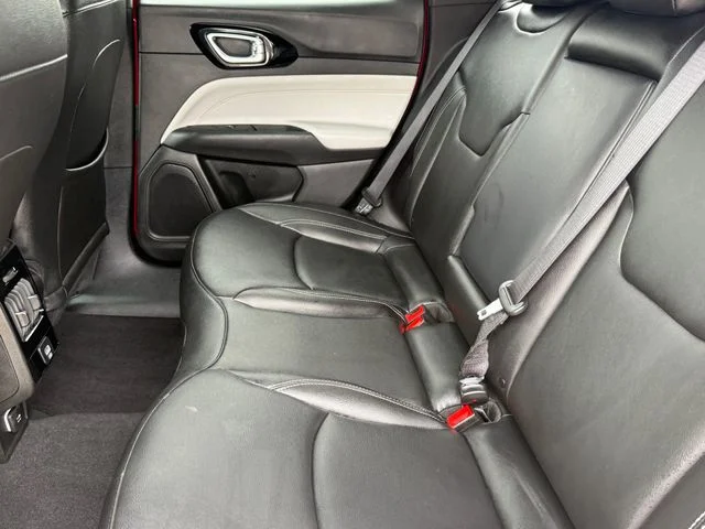 2025 Jeep Compass - Image 26