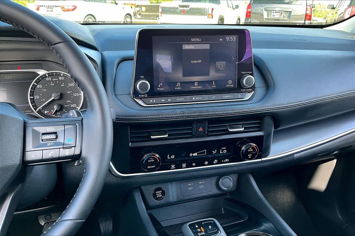 2025 Nissan Rogue - Image 7