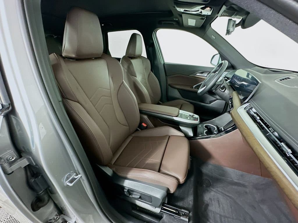 2025 BMW X1 - Image 28