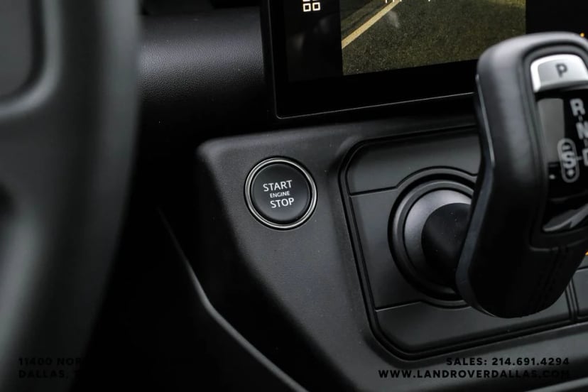 2026 Land Rover Defender 110 - Image 22
