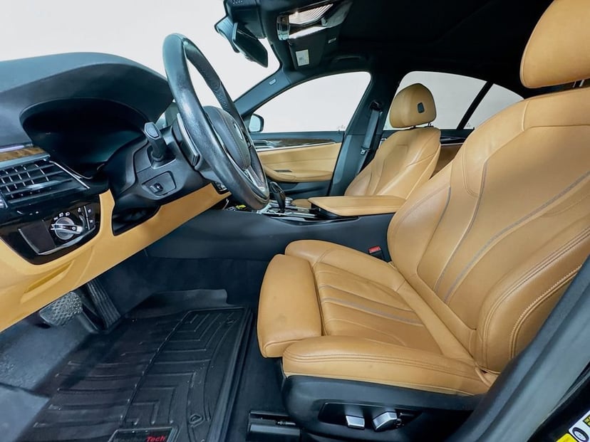 2020 BMW 5 Series - Image 27