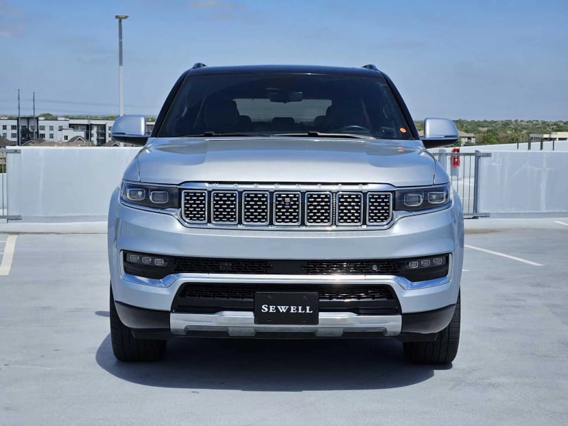 2022 Jeep Grand Wagoneer - Image 2