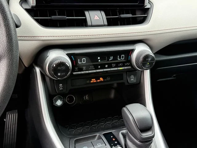 2024 Toyota RAV4 - Image 19