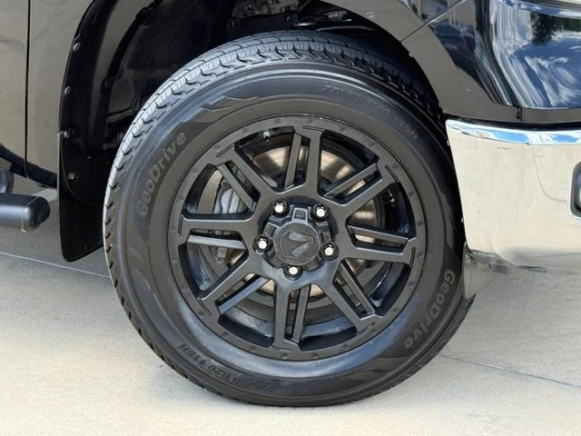 2019 Toyota Tundra - Image 2