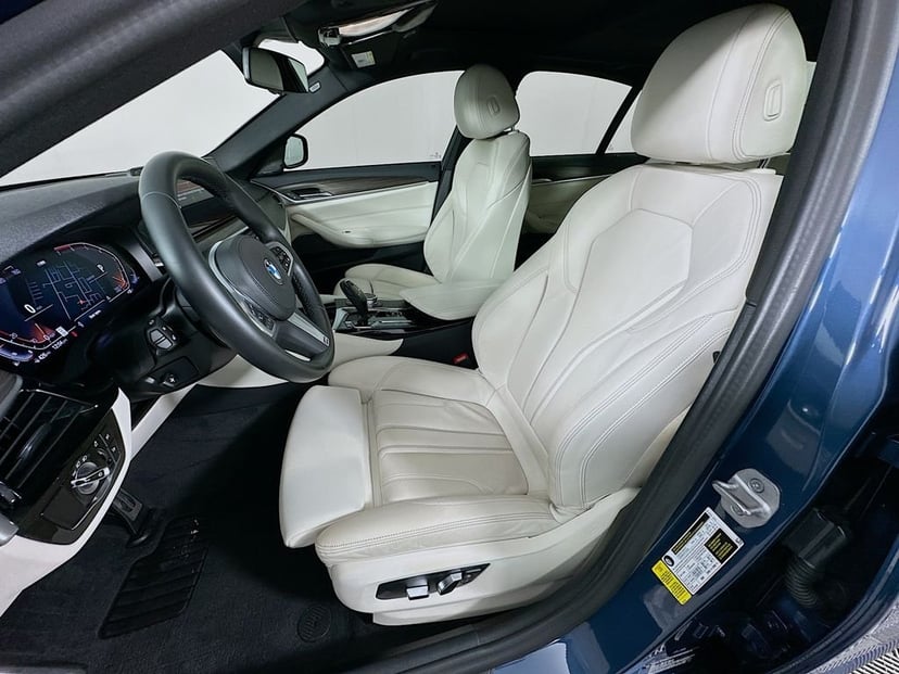 2023 BMW 5 Series - Image 21