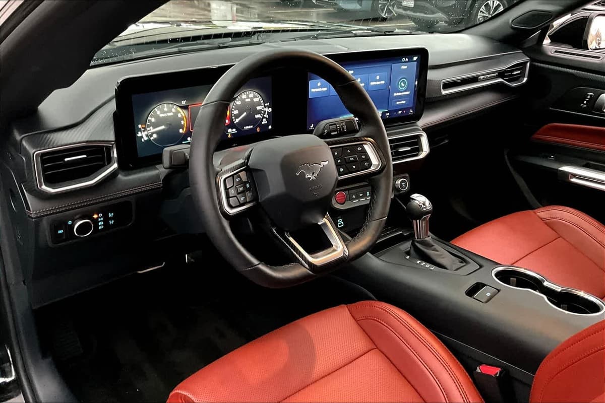 2024 Ford Mustang - Image 15