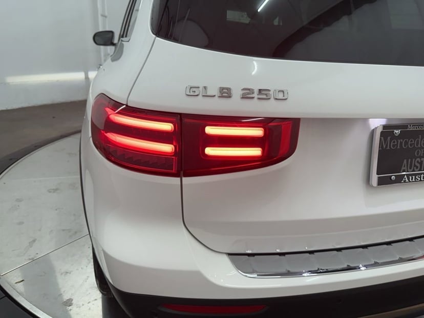 2026 Mercedes-Benz GLB - Image 62
