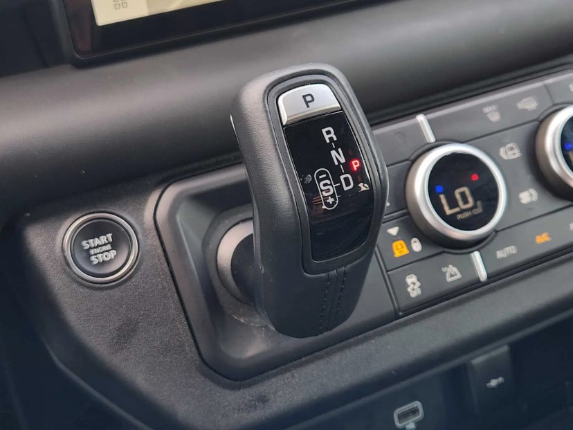 2024 Land Rover Defender - Image 19
