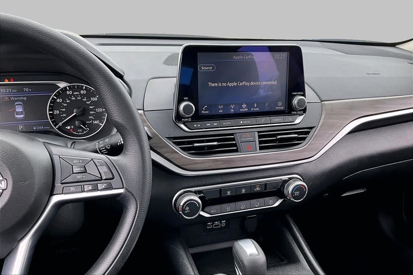 2025 Nissan Altima - Image 7