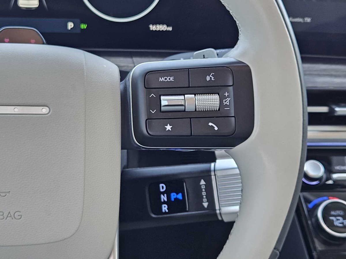 2025 Hyundai Santa Fe Hybrid - Image 28