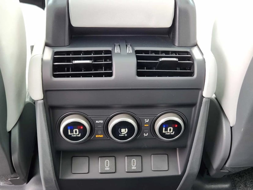 2026 LAND ROVER Defender 130 - Image 30