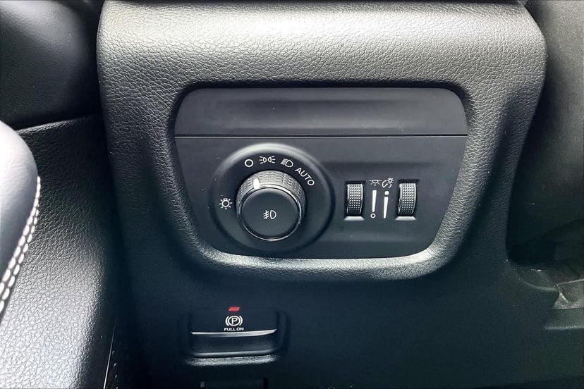 2023 Jeep Grand Cherokee - Image 33