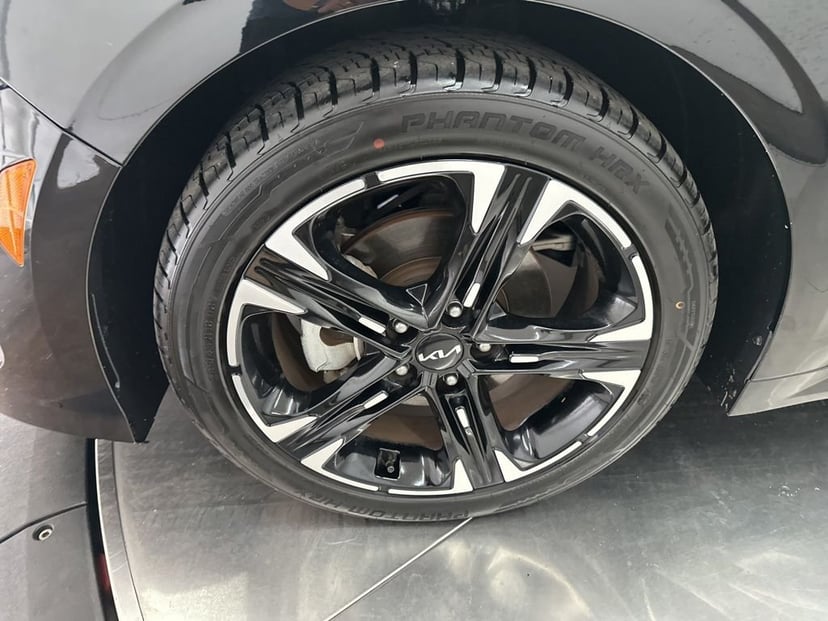 2022 Kia K5 - Image 26