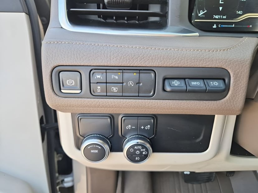 2023 GMC Yukon XL - Image 33