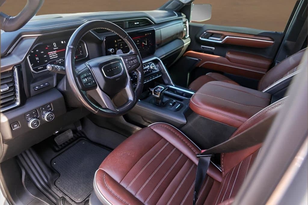 2023 GMC Sierra 1500 - Image 10