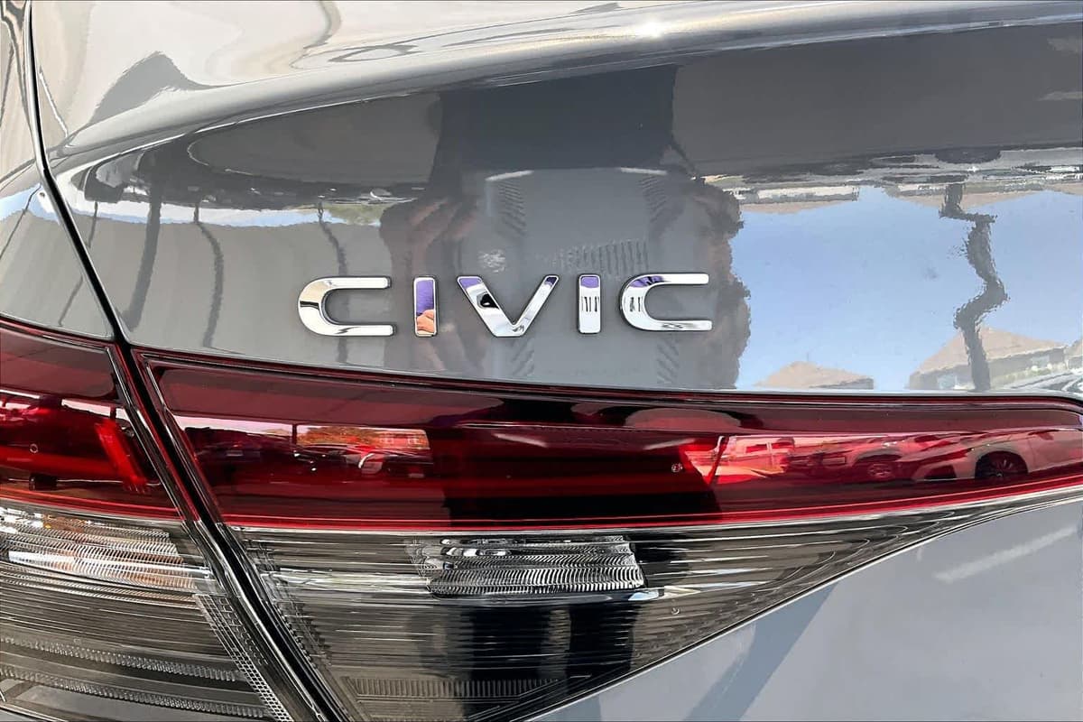 2025 Honda Civic - Image 10