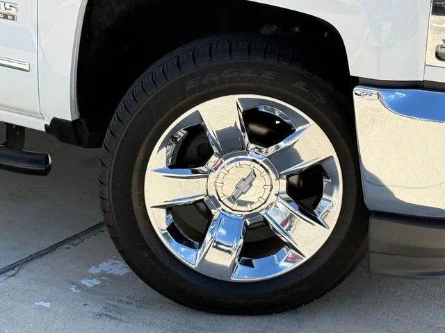 2017 Chevrolet Silverado 1500 - Image 2