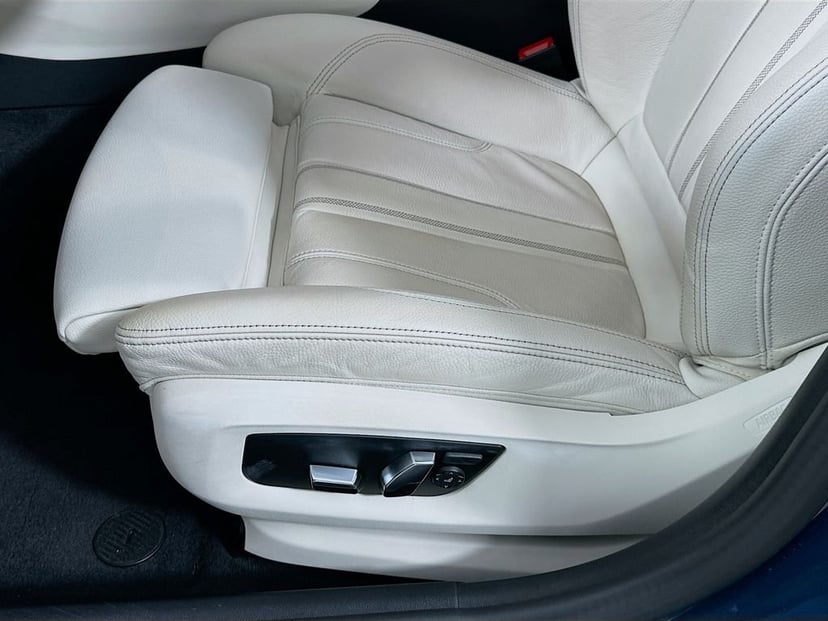 2023 BMW 5 Series - Image 20