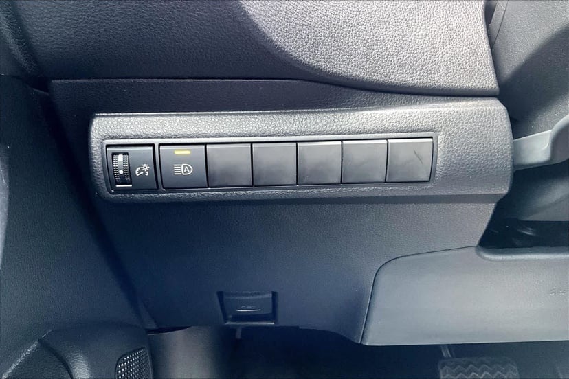 2025 Toyota Corolla - Image 33