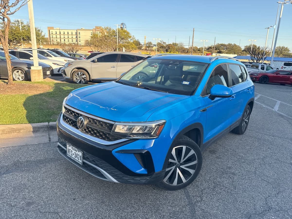 2023 Volkswagen Taos - Image 3