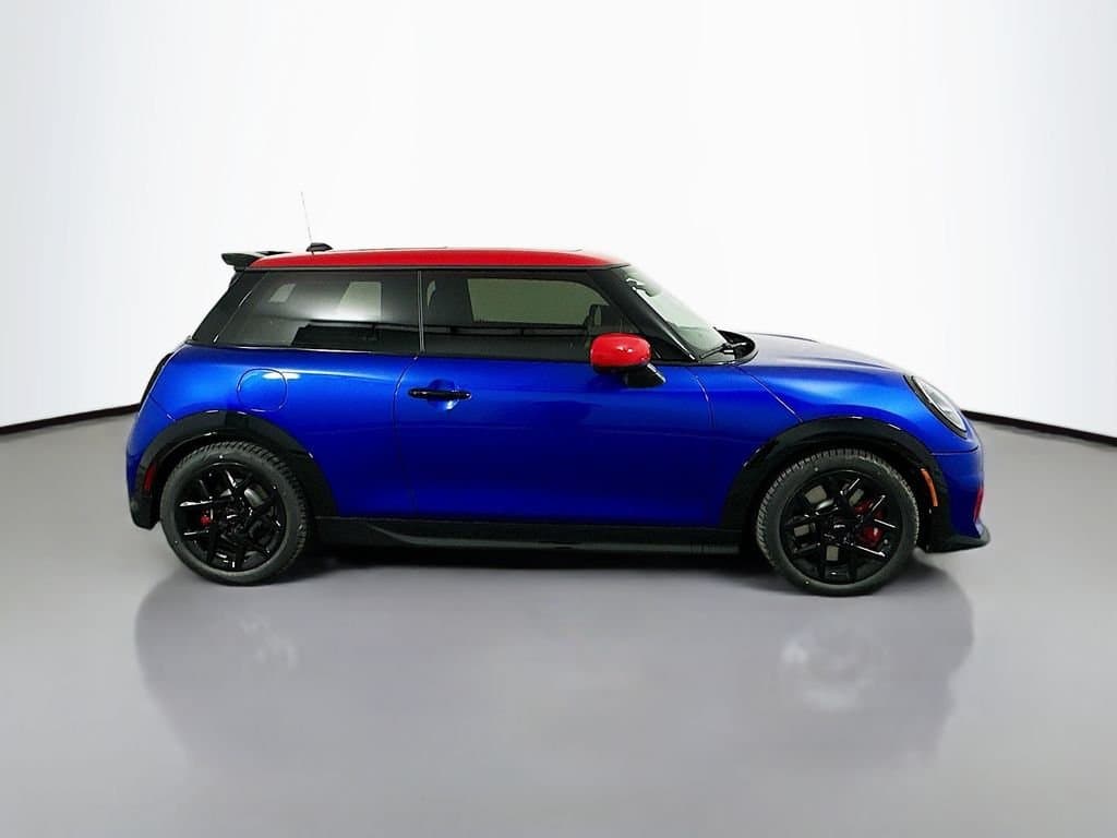 2025 MINI John Cooper Works - Image 4