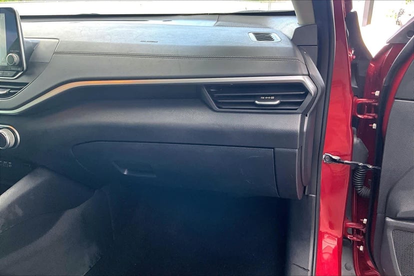 2022 Nissan Altima - Image 19