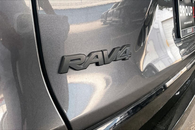 2021 Toyota RAV4 - Image 10