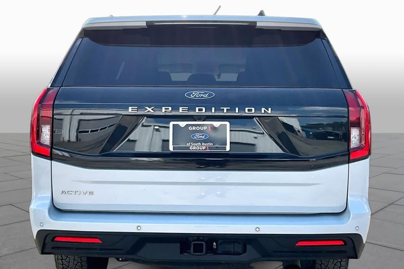 2025 Ford Expedition - Image 5