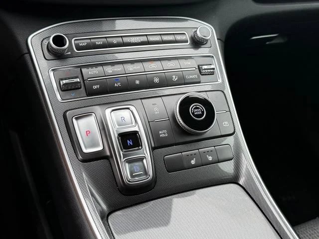 2023 Hyundai Santa Fe - Image 19