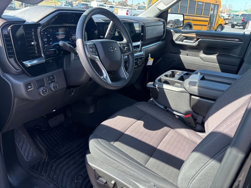 2025 Chevrolet Silverado 1500 - Image 7