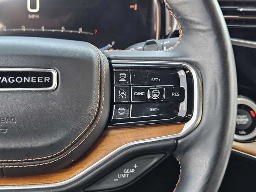 2022 Jeep Grand Wagoneer - Image 27