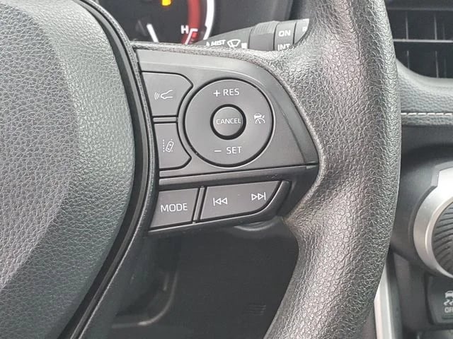 2025 Toyota RAV4 - Image 14