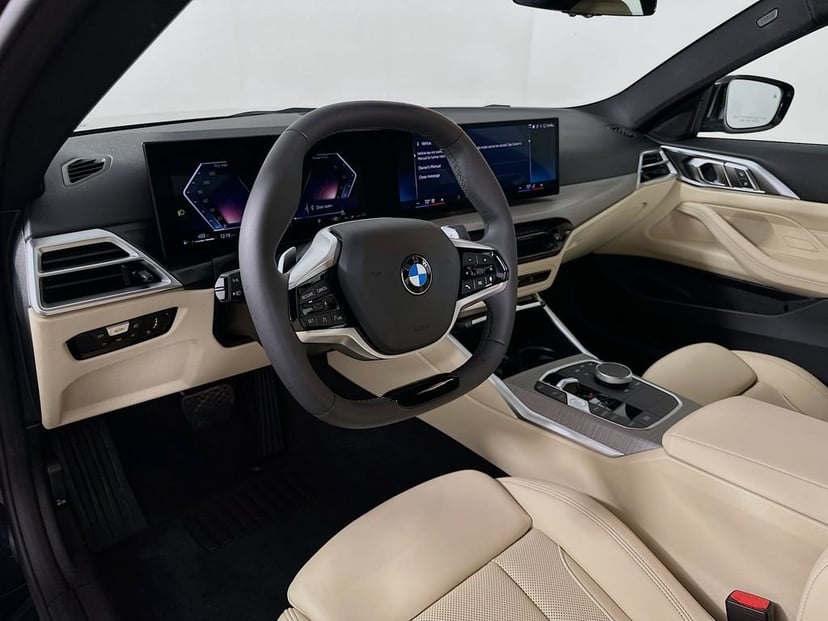 2025 BMW 4 Series - Image 9