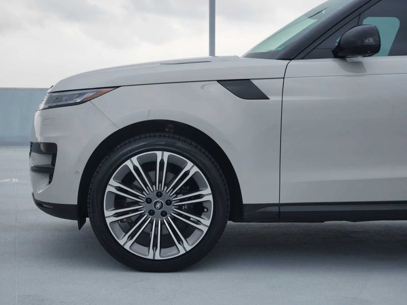 2024 Land Rover Range Rover Sport - Image 9