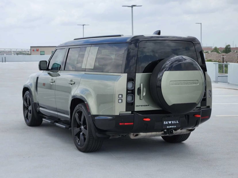 2025 Land Rover Defender - Image 7