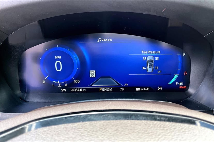 2021 Ford Explorer - Image 26