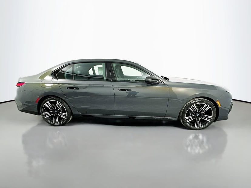 2026 BMW 7 Series - Image 2