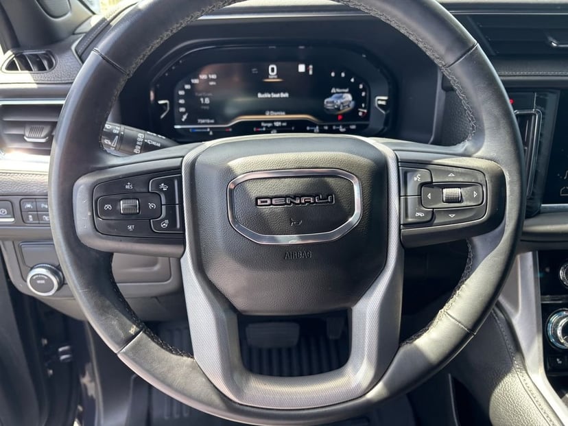 2023 GMC Yukon - Image 16