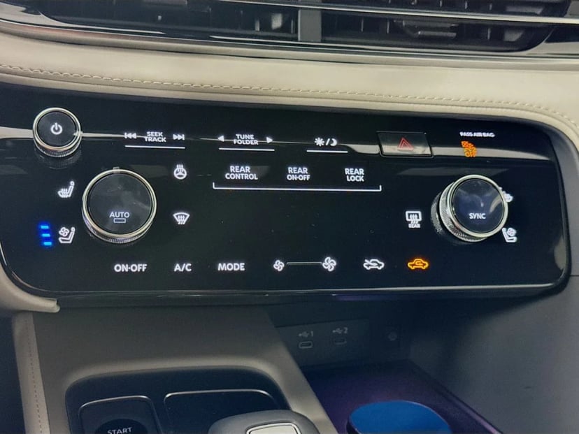 2027 INFINITI QX65 - Image 18